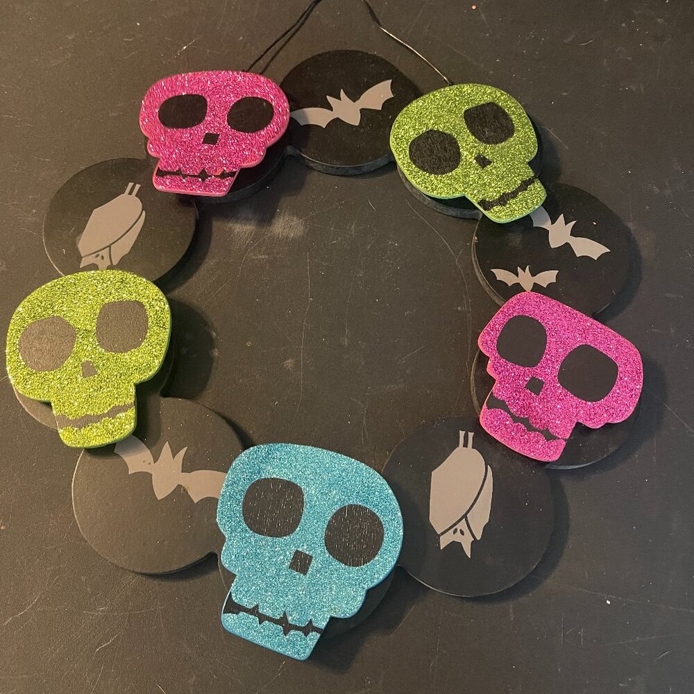 Target Skull Glitter Hanging Sign Fall Decor Wreath Spooky 14" (160)